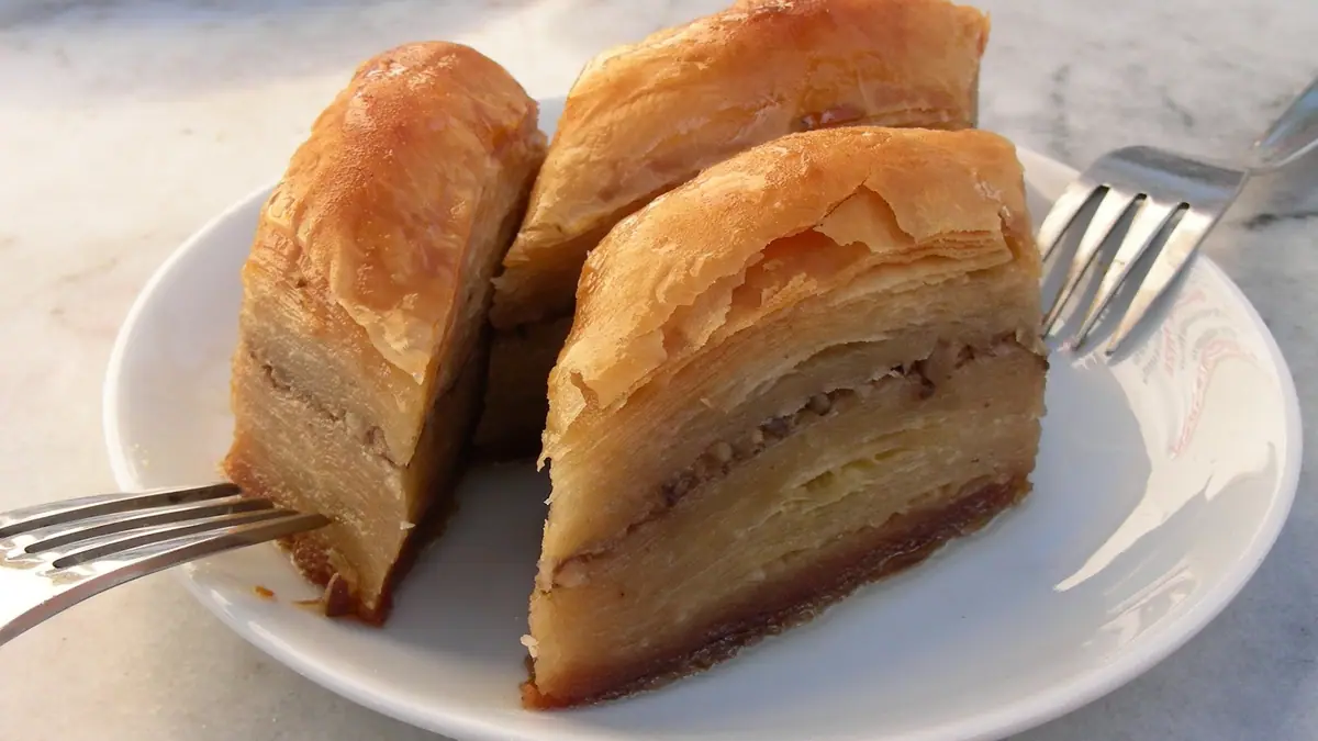 Cakes With Love – cake shop in Chapelhall town centre